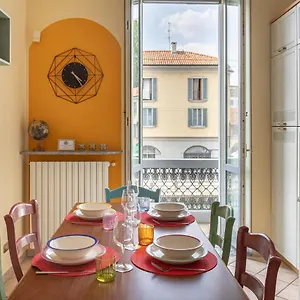 Apartment Joyful Naviglio Fortunato, Milan